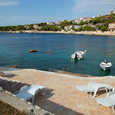 Apartments By The Sea Bilo, Primosten - 4191 מראה חיצוני תמונה