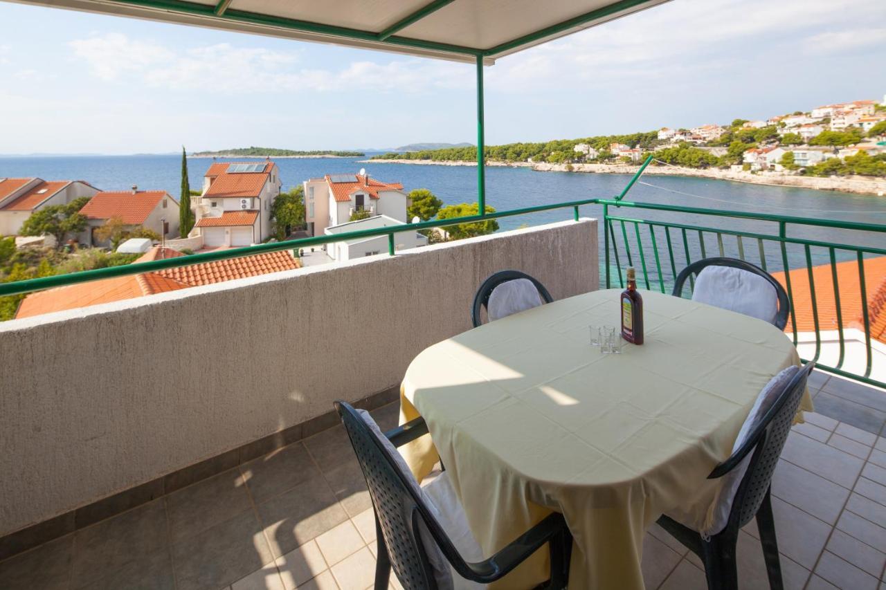 Apartments By The Sea Bilo, Primosten - 4191 מראה חיצוני תמונה