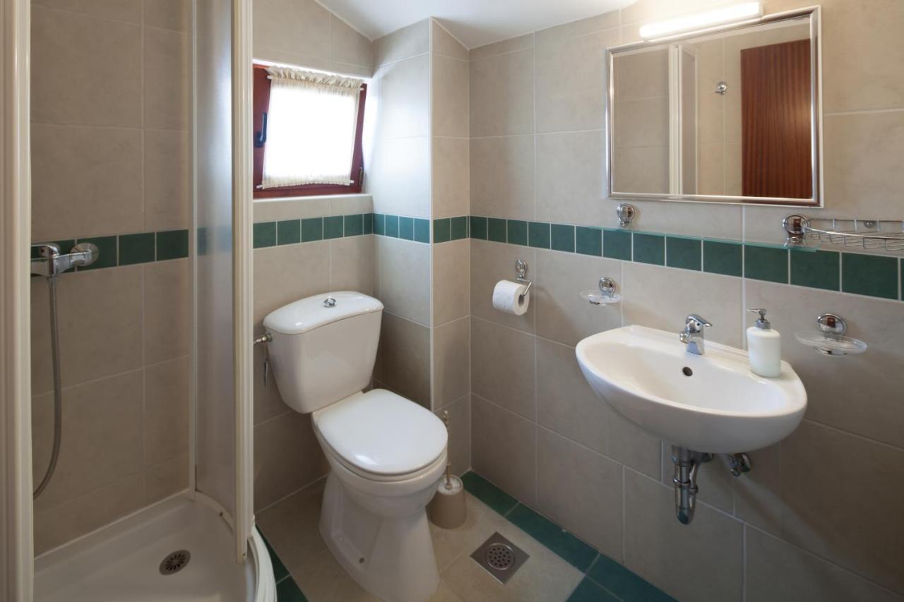 Apartments By The Sea Bilo, Primosten - 4191 מראה חיצוני תמונה