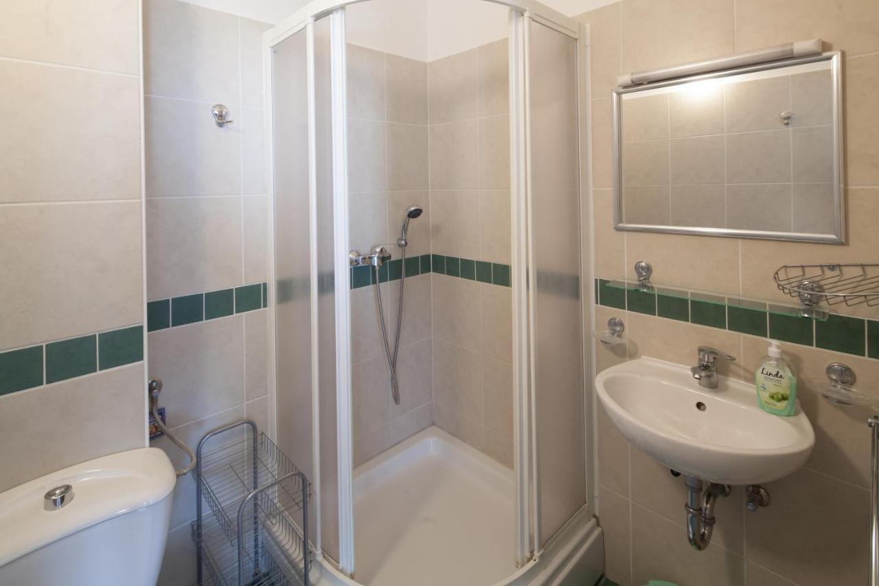 Apartments By The Sea Bilo, Primosten - 4191 מראה חיצוני תמונה
